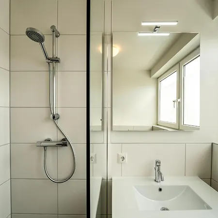 Near Beach, Cleaning Included Simonshaven