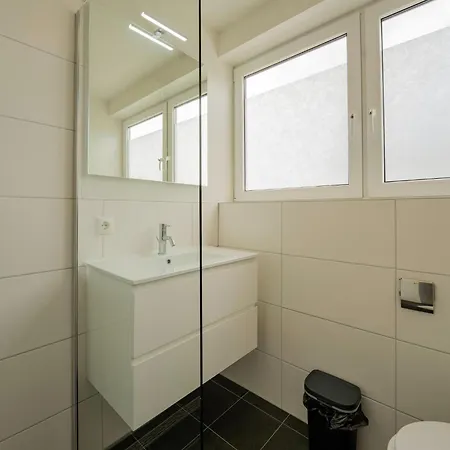 Near Beach, Cleaning Included Simonshaven