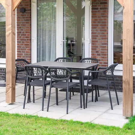 Near Beach, Cleaning Included * Simonshaven